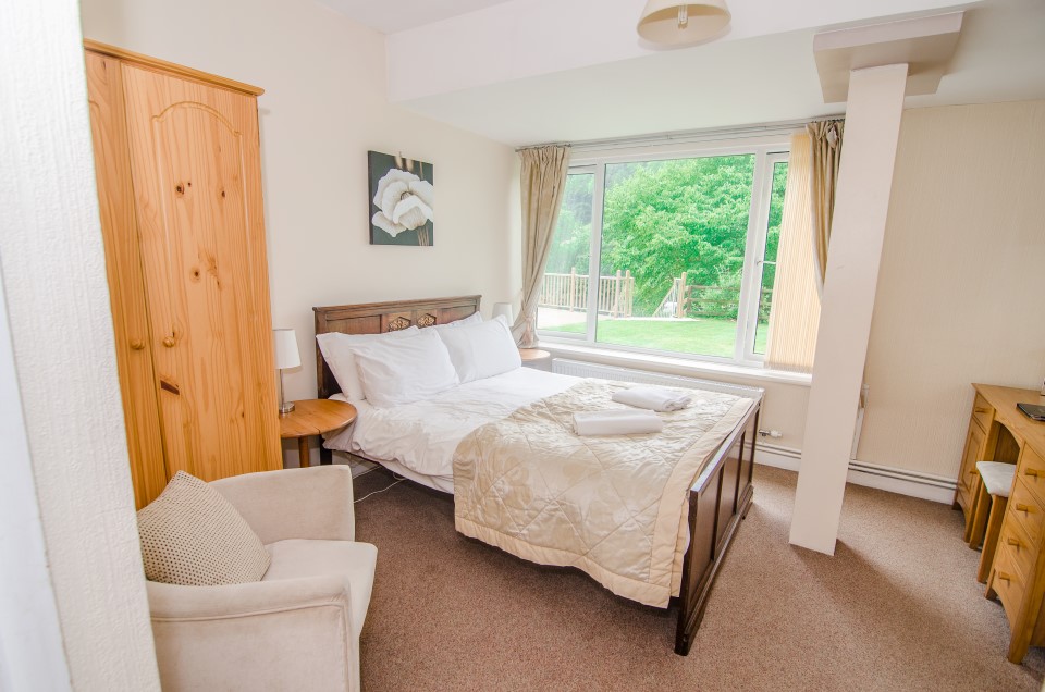 royal-lodge-7-3 royal lodge room 7